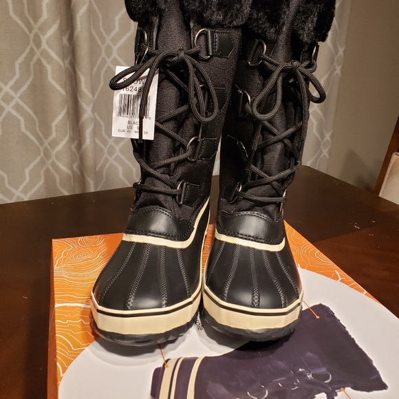 JBU Ladies Winter and Spring boots, black in colo, size 9 - Picture 6 of 10